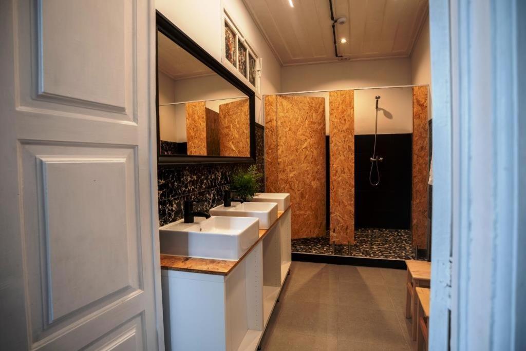 Inn Door 21 - Hostel & Suite Braganca Ngoại thất bức ảnh